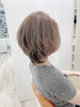 ミッシェル アフロート(michelle afloat) 10代20代30代40代50代60代Cカーブカットで360°キレイショート☆