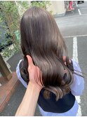 オリーブベージュ