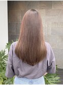 柔らかストレートロングのヌーディベージュ