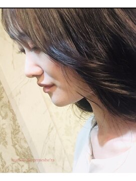 メゾン ドゥ ジェメシェラ(Maison de gemeshe'ra) French layer 淡色×フレア感可愛いW textur顔周り