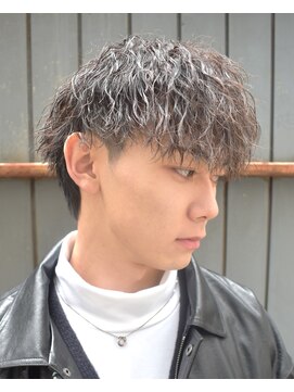 フリーク バーバーショップ 都島店(FREAK BARBER SHOP) ソフトツイスト ツーブロックマッシュ ツイストスパイラル