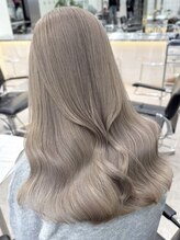 《ブルベ夏×アイスグレー》2~3回のブリーチで淡さと透明感を極めたクリーンカラーに＊[原宿/表参道/韓国]