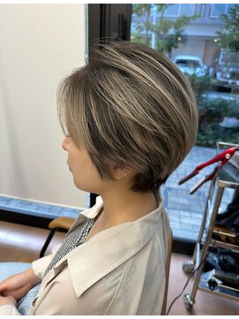 ヌエン 渋谷(NU/EN) ショートグレージュバレイヤージュ