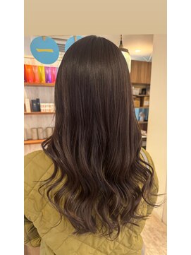 ベージュカラー似合わせカットロング