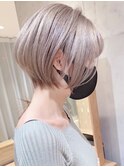 Say.ひし形ショートくびれショートアッシュブロンドブリーチ青山