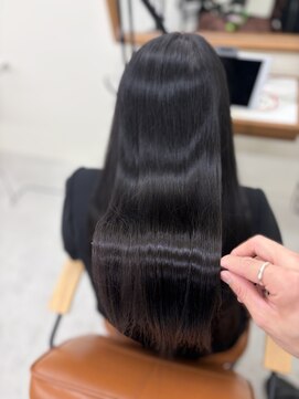 タミーズ 金山(Tummy's) 髪質改善ストレート