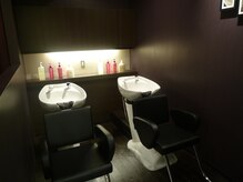 アムズヘアー 本厚木店(AM'S HAIR)の雰囲気（周りの目が気にならないシャンプースペース【本厚木】）