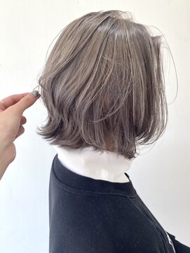 フォーク FOLK 【FOLK】透明感カラーシルバー☆似合わせカット外ハネショート♪