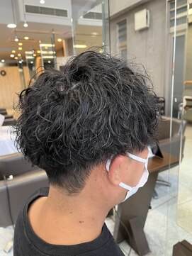 ヘアールーム プリズム(Hair room Prism) 波巻きパーマ