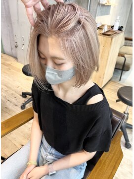 ツキ 横浜店(tuki) White beige