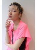 ショートヘアのお呼ばれスタイル