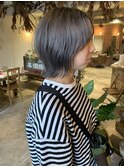 シルバーグレージュ×くびれショート