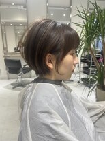 スティロ(stylo)&nbsp;レイヤーカットハイライトショートヘアイルミナカラーオージュア