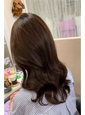 小顔に見えるコテまきパーマ
