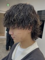 渋谷メンズハイライトカラー緩め波巻きスパイラルパーマ