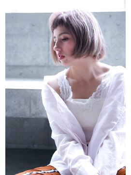 テイラー(Taylor) [Taylor]  ホワイトベージュ×アンニュイボブ