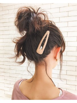 ヴァイブス(vibes) 大人のおだんごスタイル