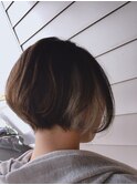 前下がりショートボブインナーホワイト