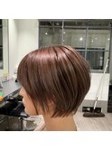 まとまりと動きあるモテショートヘア♪代表朝長