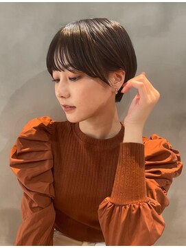 ヘアーラウンジ エゴ(Hair Lounge EGO) ツヤ感たっぷり　大人かわいいタイトショートボブ