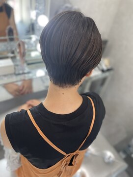 シュネア(shunea330) イケ女耳掛けショート☆