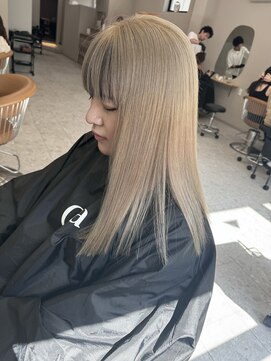 シカ 神戸三宮元町店(Cica) ブリーチ ミルクティー デザインカラー インナー 三宮