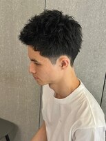 ヒュイル バイ ニアウ(Hwyl by Niau) スパイキーショートジェットモヒカンツイストスパイラルパーマ