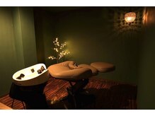 ヘアークリエイト マァーノ(Hair create mano)の雰囲気（フルフラットシャンプー台で極上のリラックス空間♪）