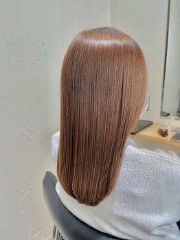 リルシェアサロン(RiRe share salon)の写真/丁寧なカウンセリングで髪のうねりやクセを自然なストレートにして、毎日扱いやすく艶のある仕上がりに。