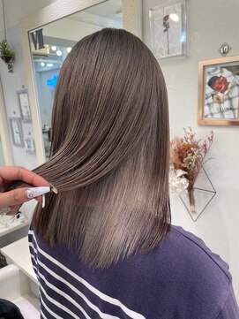 ラピス 池袋(Lapis) グレージュ×インナーホワイトカラー