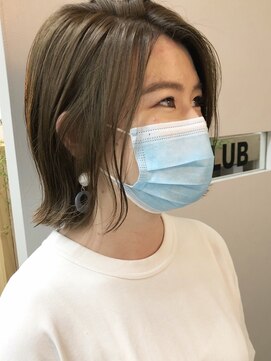 キューズ クラブ(cuz KLUB) 【cuzKLUB】外はねボブ×アッシュベージュ