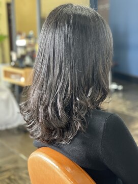 ワラティク(WARATI C) ミディアムヘアー