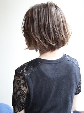 ムーン ティコブラーエ(moon tico brae) 11月【グレージュカラー/ボブウルフ/ロングヘア】