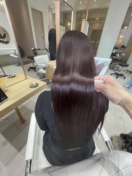 ジーナ 京都駅前(Zina) 高発色と艶髪がどちらも叶えられるワインレッドカラー