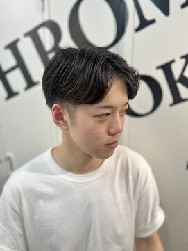 クロムトウキョウ ザ バーバー 新宿本店(CHROM TOKYO the Barber) センターパート