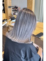 ラグーン(LAGOON)&nbsp;バレイヤージュグレージュハイライトダブルカラーケアブリーチ