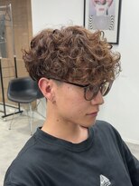 ラヴィズムバイフィフス(LUVISM by fifth)&nbsp;スペインカールスパイラルパーマ刈り上げ万代新潟駅外国人風