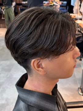 シーフ 千葉(Cyf) 刈り上げセンターパート/カルマパーマ/フェード/千葉駅/Cyf千葉