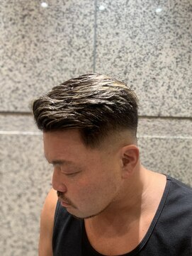 ヘアモード キクチ 銀座店 サイドパート　メッシュ〈理容室〉