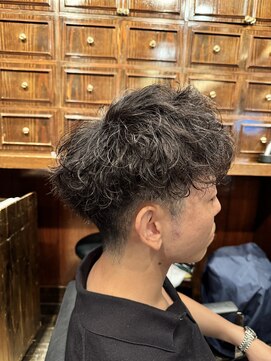 プレゼンス ネイヴィ(PRESENCE NAVY) メンズ波巻きパーマ