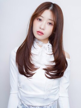 セプト 天神大名(SEPT.) ロングレイヤー ベージュ センターパート 髪質改善カラー