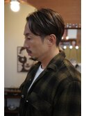 メンズセンターパート刈り上げローライト眉毛カット外国人風岡山