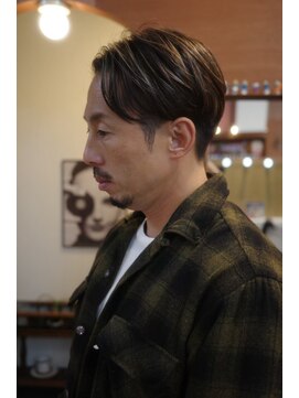 エディ(Edy) メンズセンターパート刈り上げローライト眉毛カット外国人風岡山