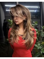 ヌエン 渋谷(NU/EN)&nbsp;重めバタフライレイヤー×ミルクティーブロンドバレイヤージュ