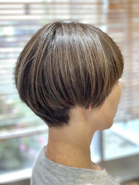 グッドネイバーズ 新松戸(GOOD NEIGHBORS shin-matsudo) ハイライトが際立つマッシュショート