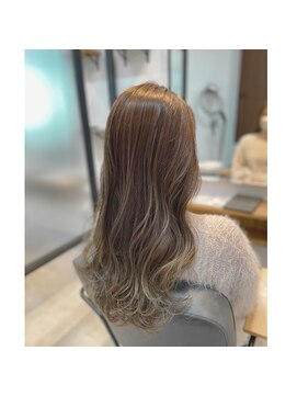 ガロウ 大通店(garou) ◯バレイヤージュ◯