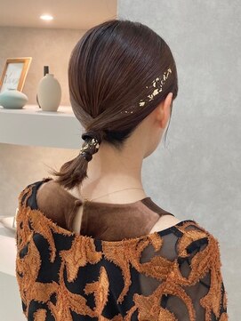 ヴィサージュアクト(VISAGE a.c.t) タイトポニーアレンジ