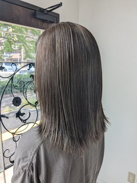 ロエネ(LOENE) ［佐々木］細めグレージュ系ハイライト