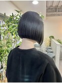 シンプルボブ　前下がり　暗髪