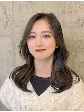 ハーフアンドハーフ(HALF and HALF) オリーブグレージュ/韓国ヘア/顔周りレイヤー/くびれ巻き